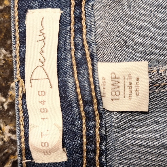 q Cato Stretch Wide Diamond Studded Legs Size 18WP - Picture 4 of 5